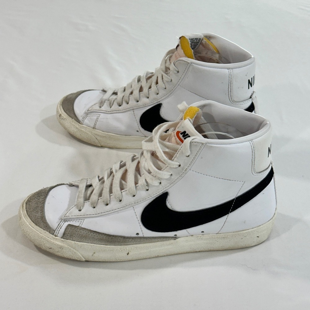 Nike Blazer Mid 77 Vintage Men 8.5 White Black BQ6806-100 Leather Retro Sneaker